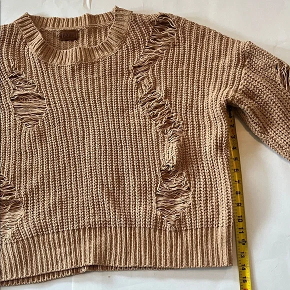POL Tan Distressed Crew Neck Sweater woman’s oversized small beige chunky top - Picture 5 of 10